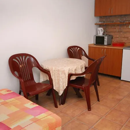6050a Apartment *
