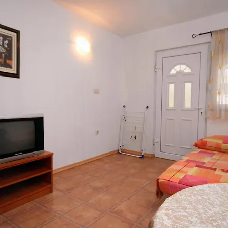 6050a Apartment *